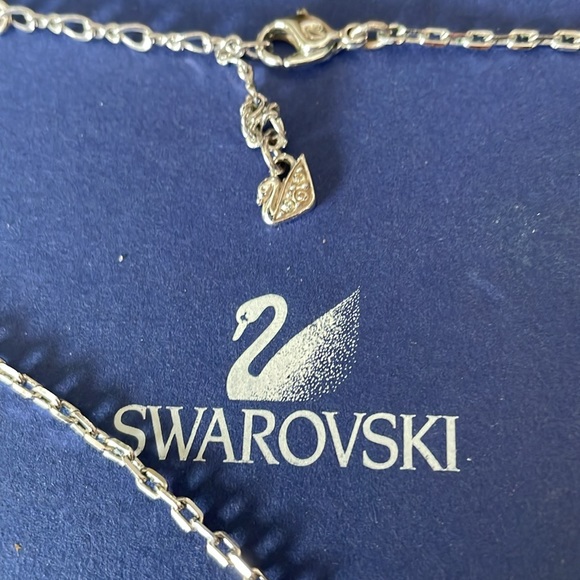 Swarovski Chain with Large Oversized Chrystal Pendant - Picture 5 of 6